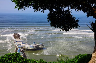 La Costa Verde 'nin nefes kesici manzarasını izlemek. Böyle anlar bize durmamız, nefes almamız ve etrafımızdaki güzellikleri takdir etmemiz gerektiğini hatırlatır. Miraflores bizi huşu içinde bırakmakta asla başarısız olmaz. Peru