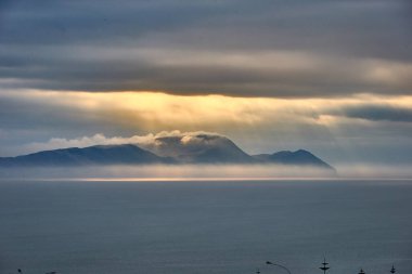 La Costa Verde 'de altın saat titreşimleri. Hiçbir şey Miraflores' de okyanusun üzerinde güneşin batışını izlemenin huzuru kadar güzel olamaz. Lima Peru.