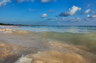 Punta Cana, Dominik Cumhuriyeti 'nin doğu kıyısında, Karayipler' de bulunan popüler bir turizm merkezidir. Muhteşem plajları ve berrak turkuaz sularıyla bilinir..