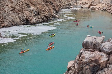 Neşeli bir deniz kanosu macerasına atlayın ve Arequipa Peru 'nun vahşi güzelliklerini keşfedin.
