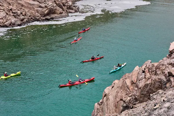 Neşeli bir deniz kanosu macerasına atlayın ve Arequipa Peru 'nun vahşi güzelliklerini keşfedin.