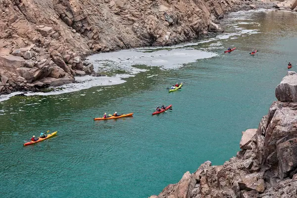 Neşeli bir deniz kanosu macerasına atlayın ve Arequipa Peru 'nun vahşi güzelliklerini keşfedin.