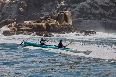 Neşeli bir deniz kanosu macerasına atlayın ve Arequipa Peru 'nun vahşi güzelliklerini keşfedin.