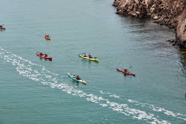 Neşeli bir deniz kanosu macerasına atlayın ve Arequipa Peru 'nun vahşi güzelliklerini keşfedin.
