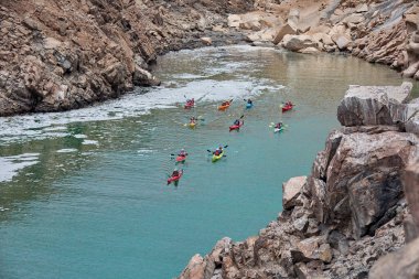 Neşeli bir deniz kanosu macerasına atlayın ve Arequipa Peru 'nun vahşi güzelliklerini keşfedin.
