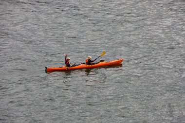 Neşeli bir deniz kanosu macerasına atlayın ve Arequipa Peru 'nun vahşi güzelliklerini keşfedin.