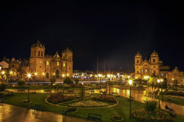 Cusco sokaklarında dolaşmak, yaşayan bir müzeye adım atmak gibidir. Her köşede antik uygarlıklar ve koloni ihtişamı vardır.