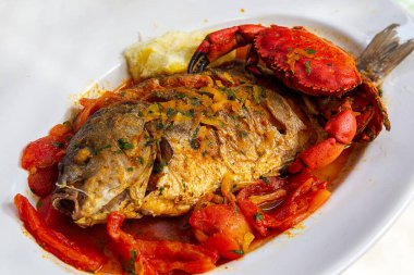 Cebiche, çiğ deniz ürünleri veya 