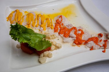Cebiche, çiğ deniz ürünleri veya 