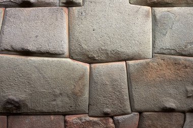 Cusco, Peru 'daki İnka taş duvarları, İnka mimarisinin ve işçiliğinin olağanüstü bir örneği.