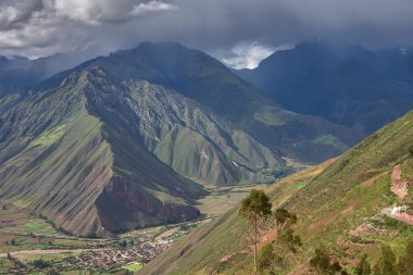 Peru 'nun kutsal vadisi sadece tarihi ve kültürel harikaların hazinesi değil aynı zamanda açık hava ve macera meraklıları için de bir cennettir..