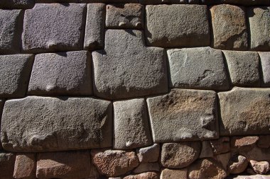 Cusco, Peru 'daki İnka taş duvarları, İnka mimarisinin ve işçiliğinin olağanüstü bir örneği.