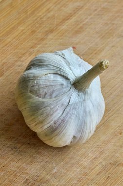 Taze sarımsak kokusu gibisi yoktur. Her yemeğe cesur lezzet ve sonsuz olanaklar katan bir mutfak zımbası.. 