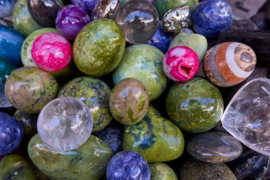 İyileştirme kristalleri Pisac Market 'te çok popüler bir üründür. Manevi ve tedavi edici özellikleri olduğuna inanılan bu taşların çok çeşitli çeşitlerini bulabilirsiniz..