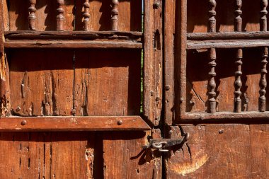 Arequipa-Santa Catalina manastırı Dominikli rahibeler için bir manastır olarak kuruldu. Büyüleyici mimarisi, canlı renkleri ve İspanyol sömürgeci ve yerel etkilerinin eşsiz karışımı ile ünlüdür..