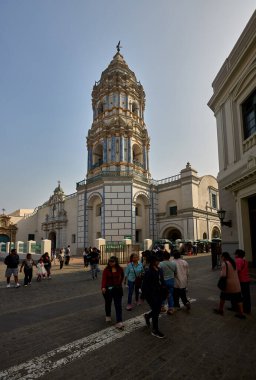 Limawhere 'in kalbinde bir mimari mücevher koloni cepheleri, oyulmuş balkonlar ve zamansız simetri zarafet ve ruhla inşa edilmiş bir şehrin ihtişamını yansıtır..