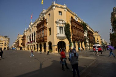 Limawhere 'in kalbinde bir mimari mücevher koloni cepheleri, oyulmuş balkonlar ve zamansız simetri zarafet ve ruhla inşa edilmiş bir şehrin ihtişamını yansıtır..
