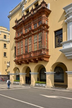 Limawhere 'in kalbinde bir mimari mücevher koloni cepheleri, oyulmuş balkonlar ve zamansız simetri zarafet ve ruhla inşa edilmiş bir şehrin ihtişamını yansıtır..