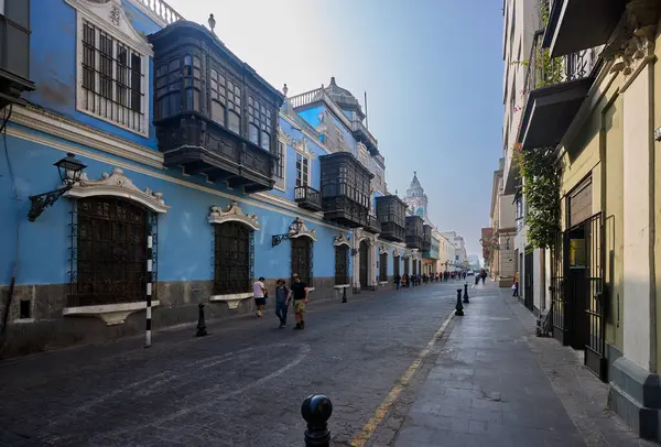 Limawhere 'in kalbinde bir mimari mücevher koloni cepheleri, oyulmuş balkonlar ve zamansız simetri zarafet ve ruhla inşa edilmiş bir şehrin ihtişamını yansıtır..