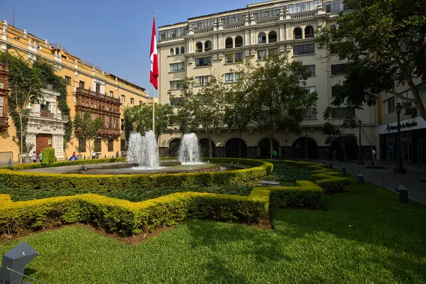 Limawhere 'in kalbinde bir mimari mücevher koloni cepheleri, oyulmuş balkonlar ve zamansız simetri zarafet ve ruhla inşa edilmiş bir şehrin ihtişamını yansıtır..