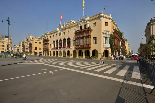 Limawhere 'in kalbinde bir mimari mücevher koloni cepheleri, oyulmuş balkonlar ve zamansız simetri zarafet ve ruhla inşa edilmiş bir şehrin ihtişamını yansıtır..