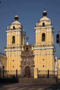Limawhere 'in kalbinde bir mimari mücevher koloni cepheleri, oyulmuş balkonlar ve zamansız simetri zarafet ve ruhla inşa edilmiş bir şehrin ihtişamını yansıtır..