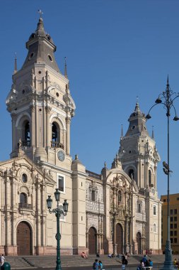 Limawhere 'in kalbinde bir mimari mücevher koloni cepheleri, oyulmuş balkonlar ve zamansız simetri zarafet ve ruhla inşa edilmiş bir şehrin ihtişamını yansıtır..