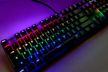 Masada Renkli RGB Oyun Klavyesi