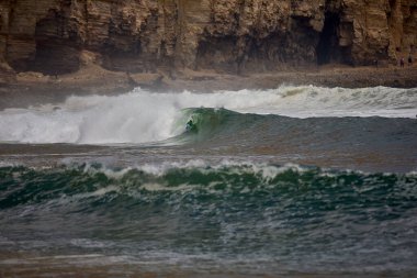 La Herradura üzerinde şiddetli dalgalar Chorrillos Peru.