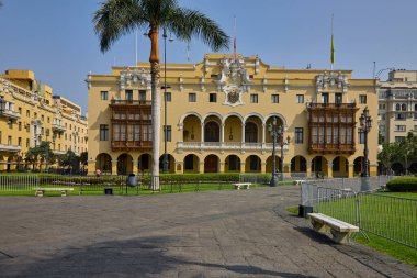 Lima, Peru 'daki tarihi sömürge mimarisi, bu UNESCO Dünya Mirası Alanının güzelliğini ve cazibesini yansıtıyor. Ana kare