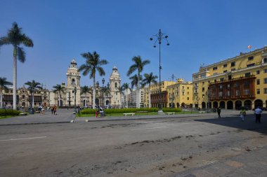 Limas Main Square (Plaza Mayor), Perus başkentinin tarihi merkezi, iyi korunmuş koloni mimarisi ile çevrilidir..