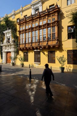 Limas Main Square (Plaza Mayor), Perus başkentinin tarihi merkezi, iyi korunmuş koloni mimarisi ile çevrilidir..