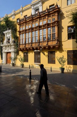 Limas Main Square (Plaza Mayor), Perus başkentinin tarihi merkezi, iyi korunmuş koloni mimarisi ile çevrilidir..