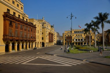 Limas Main Square (Plaza Mayor), Perus başkentinin tarihi merkezi, iyi korunmuş koloni mimarisi ile çevrilidir..