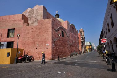 Lima, Peru 'daki tarihi sömürge mimarisi, bu UNESCO Dünya Mirası Alanının güzelliğini ve cazibesini yansıtıyor. Tarihi merkez.