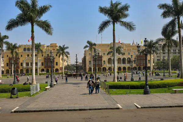 Lima, Peru 'daki tarihi sömürge mimarisi, bu UNESCO Dünya Mirası Alanının güzelliğini ve cazibesini yansıtıyor. Tarihi merkez.