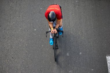 IRONMAN 70.3 Lima bisiklet bacağı. Saniyeler podyumu tanımlarken her watt sayılıyor.
