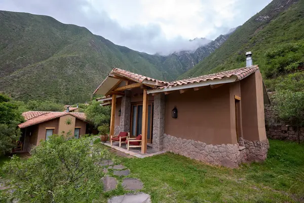 Peru 'nun Kutsal Dağlık Vadisi Cusco Peru' da Huzurlu Eko-Loca.