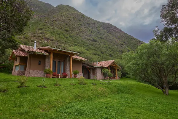 Peru 'nun Kutsal Dağlık Vadisi Cusco Peru' da Huzurlu Eko-Loca.