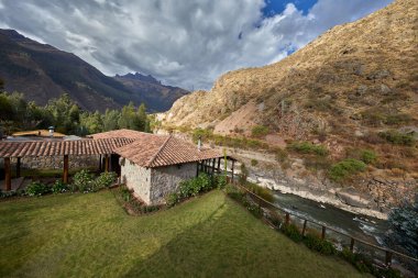 Peru 'nun Kutsal Dağlık Vadisi Cusco Peru' da Huzurlu Eko-Loca.