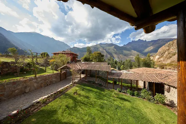 Peru 'nun Kutsal Dağlık Vadisi Cusco Peru' da Huzurlu Eko-Loca.