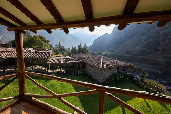 Peru 'nun Kutsal Dağlık Vadisi Cusco Peru' da Huzurlu Eko-Loca.