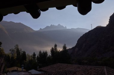 Apu Pitusiray, Peru 'nun Cusco bölgesinde önemli bir dağdır. 
