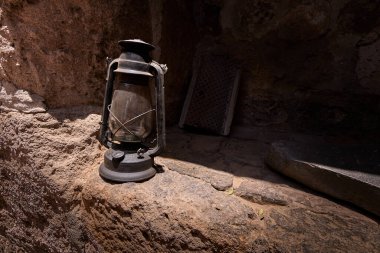 Santa Catalina Manastırı bir sömürge mimarisi ve canlı renkler başyapıtıdır. Derin çivit ağaçlarından sıcak teraslara kadar her koridor adanmışlık, yalnızlık ve ebedi güzelliğin hikayesini anlatır..