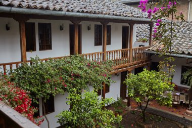 Chachapoyaswood 'da geleneksel bir Casona içinde, adobe, ve sessiz ışık kuzey And Dağları' ndaki sömürgeci yaşamın ebedi cazibesini uyandırır..