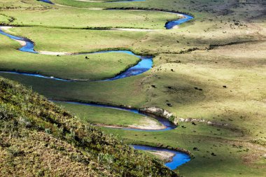 Amazonas 'taki Huaylla Beln Vadisi geniş ve nefes kesici. Peru, And Dağları' nın ve gökyüzünün sessiz bir uyum içinde buluştuğu otlakların ve suların yumuşak kıvrımlarında açılır..