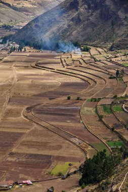Kutsal Vadi 'nin dik yamaçlarında ustalaşmak için İnkalar tarafından inşa edilmiş, Pisac' ın en iyi tarım teraslarındaki antik mühendislik. Yüzyıllar sonra bile hala güçlü duruyor. Cusco Peru
