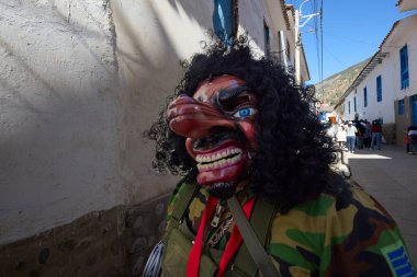 Vahşi, saygısız ve durdurulamaz Maqtas, Paucartambos Virgen del Carmen kutlamalarını korkusuz enerji ve yaramaz ruhla patlattı..