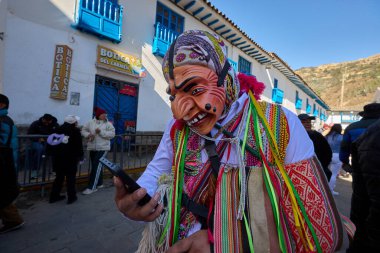 Vahşi, saygısız ve durdurulamaz Maqtas, Paucartambos Virgen del Carmen kutlamalarını korkusuz enerji ve yaramaz ruhla patlattı..