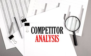 COMPETITOR Analiz metni arkaplan üzerinde kağıt üzerinde